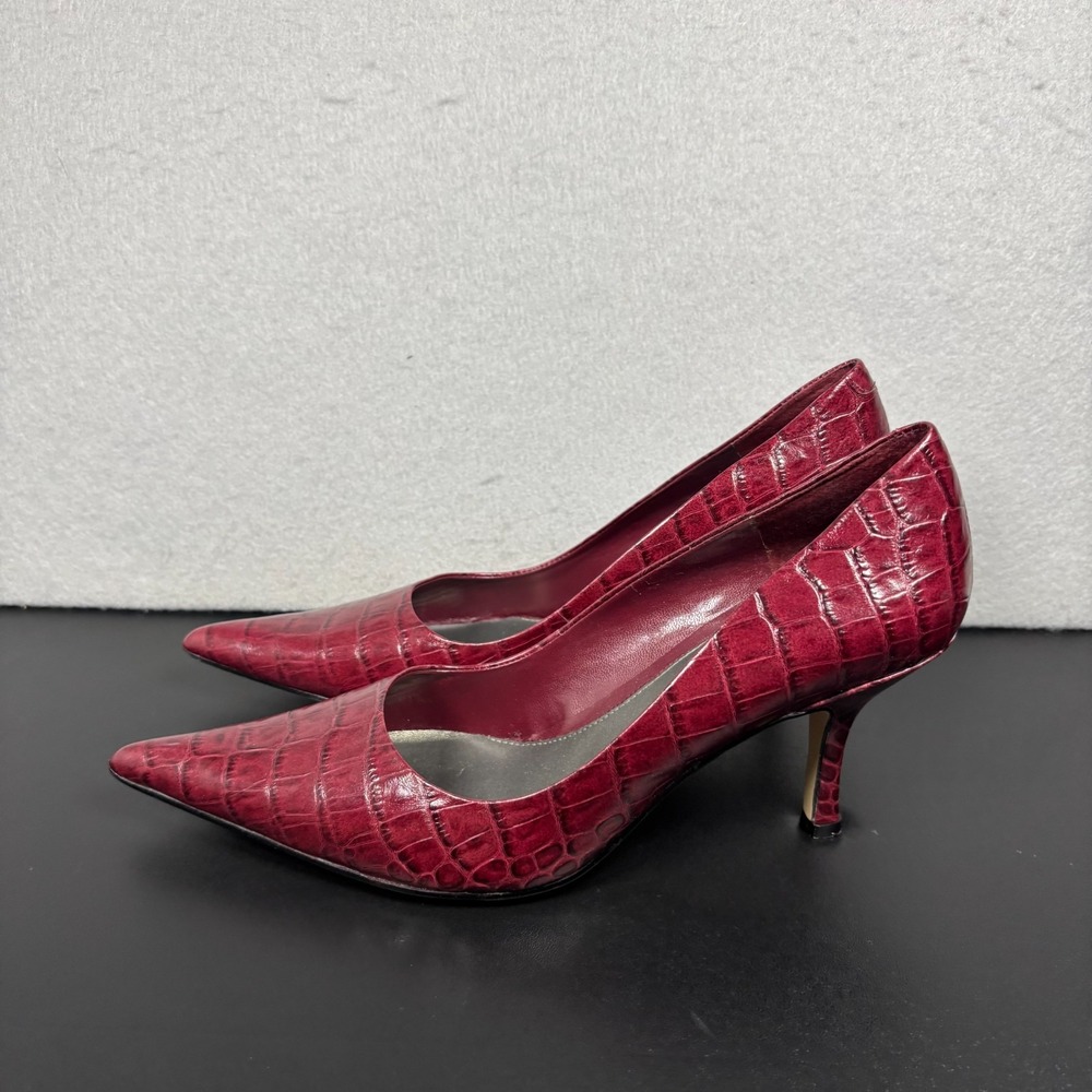 Nine West Hendleo Red Croc Embossed Leather Kitten Heel Pumps Pointed Toe 7.5M